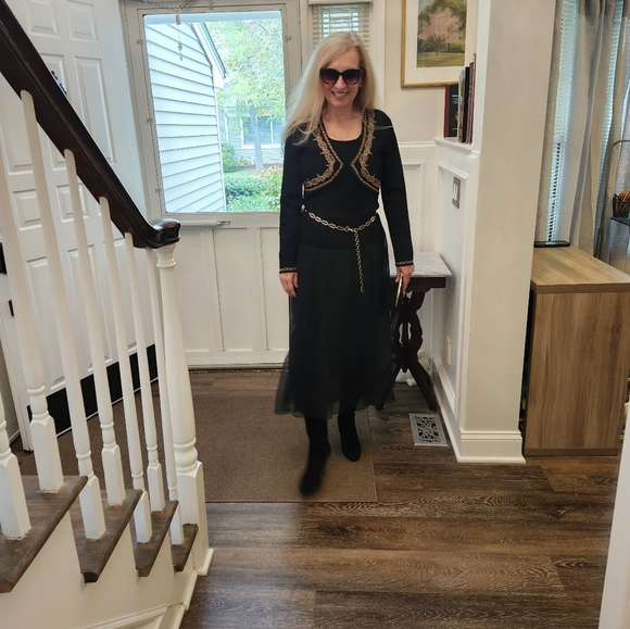 Vintage Silk Skirt (Medium) and Grace Dane Lewis Knit Top Small, $68 - Picture 11 of 16